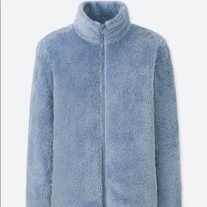 Uniqlo fluffy zip up
